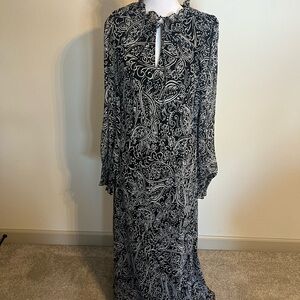 Calvin Klein Black & White Paisley Long-Sleeve Maxi Dress